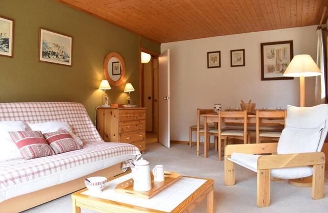 250m from resort center, 1st floor, view mountain, ski locker, 42m², Méribel