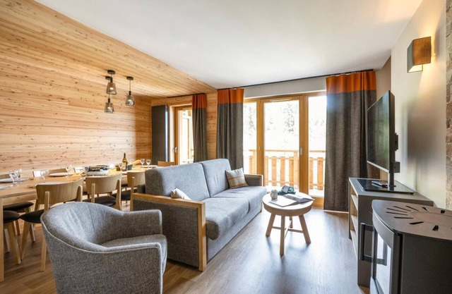 250m de los comercios, piscina, sauna, hammam, terraza, balcón, tv, local para esquís, 46m², Risoul