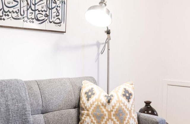 258 Crawford St #2 (Basement Unit) · 1BR Basement suite near DWTN Old Toronto w/ Wi-Fi!