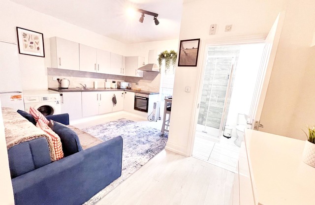 25min to Central - Zone 2 - Free Parking - Sleep 6