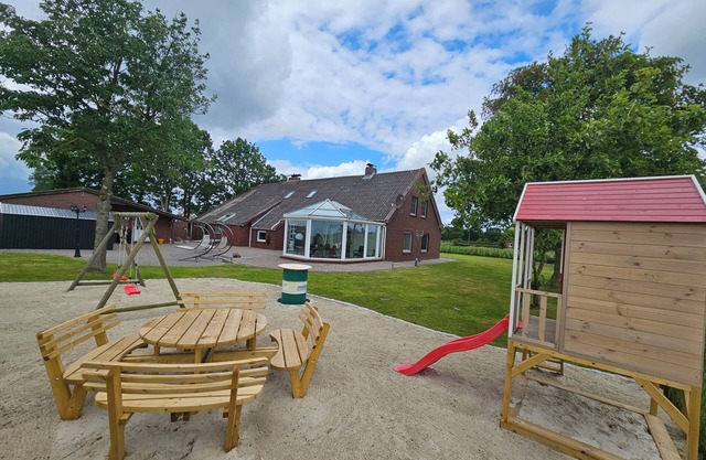 260sqm vacation home in a secluded location for up to 14 guests-only 12km to the beach