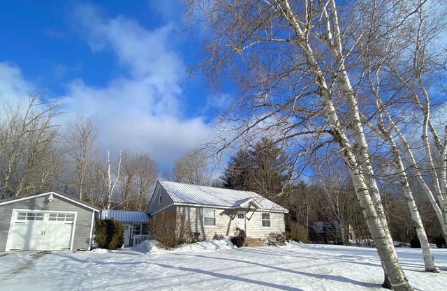 264PR Private home with snowmobile access, grill, smoker, firepit, foosball, ping pong, air hockey!