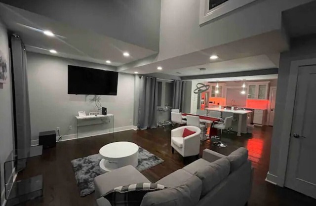 2686- The Lions Den!!!(420)