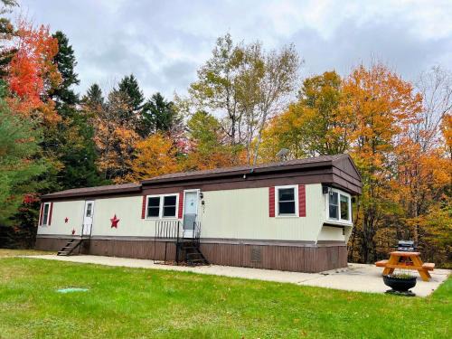 26CM - private camp in Bretton Woods wifi AC private yard with great views