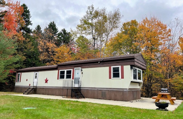 26CM - private camp in Bretton Woods, wifi, AC, private yard with great views, dog friendly!