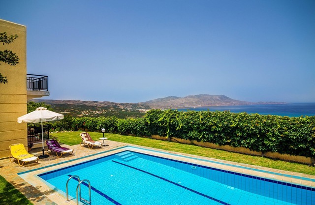 29||Two storey stone built House with Private Pool