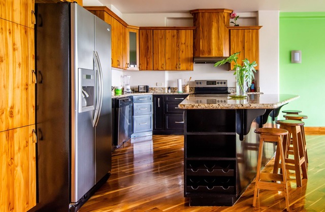 2B / 2B IMPRESIONANTE LAGO ARENAL, 3 PISCINAS, COCINA COMPLETA