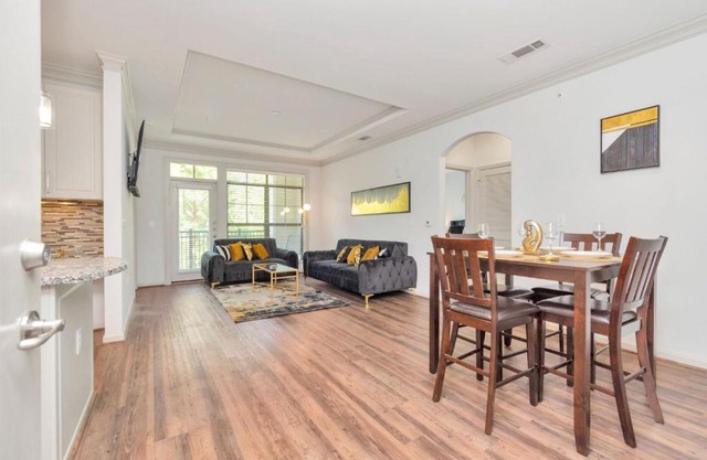 2bd 2ba Golden Retreat
