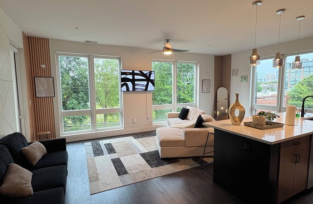 2BD-2BA MIDTOWN ATL RETREAT