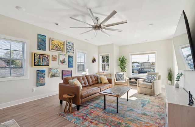 2Bd/2Ba in GTown! An Easy 4 Miles to Univ of Lou, Churchill Down & KY EXPO CTR!