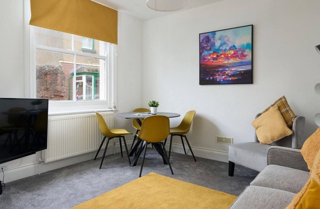 2BD Holiday Apartment in the Heart of Shaldon