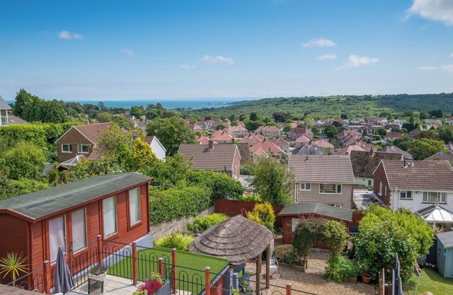 2BD House with Stunning views of the Sea and Gower
