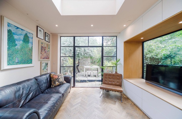 2BED 5 Min walk to Westfield White City Near Portobello with cute Garden