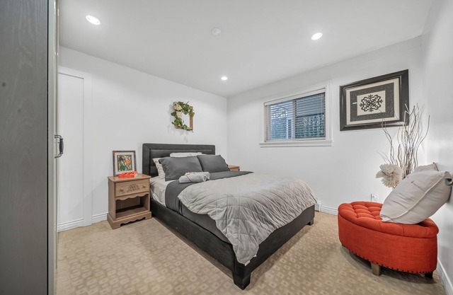 2Bed1Bath Guest Suite in Surrey Close to Highway. Only 30 min drive to Downtown!