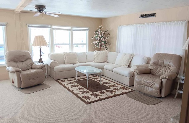 2bedroom 2 bath home with great amenities and location