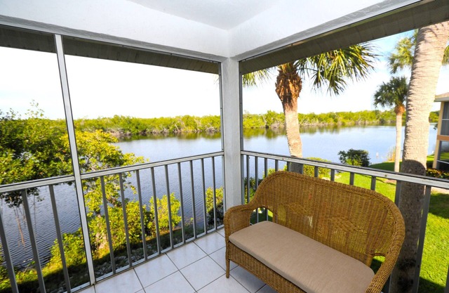2BR/2BA Condo w/Water Views – Your Relaxing Retreat Near Marco Island and Naples