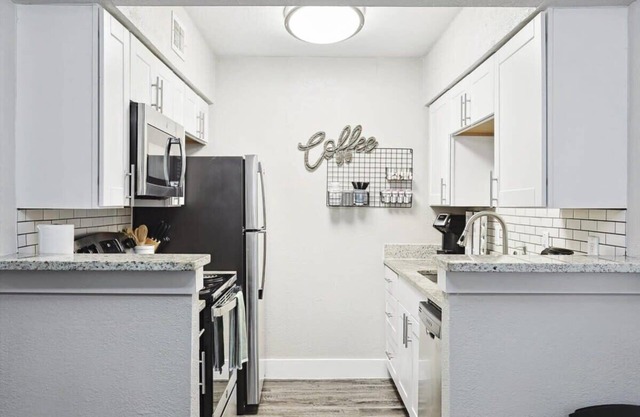 2-BD/2-BA Modern Apt | Mins to 6 Flags, UT & More