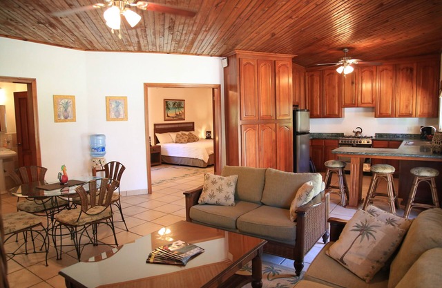 2BR / 2BA VILLA 3D, DESAYUNO GRATIS