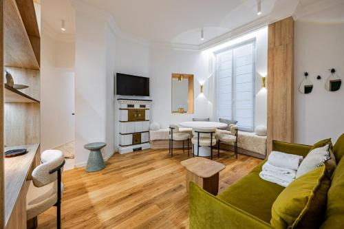 2BR-2Bathrooms-6Pers-Montparnasse-Paris 15-AC