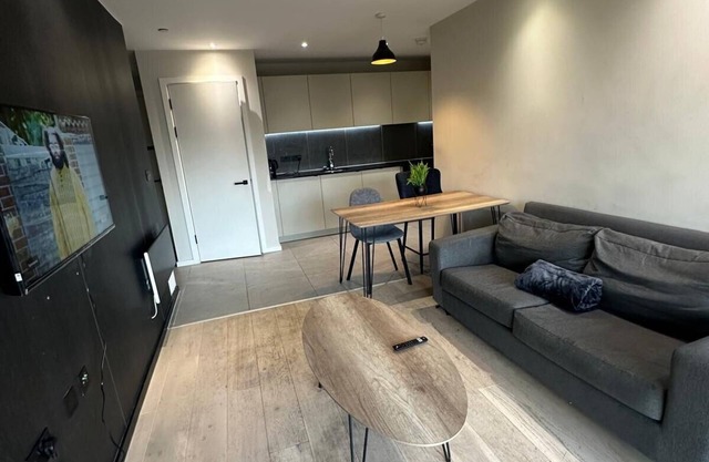2br-2ensuite-balcony-cityview-parking-central