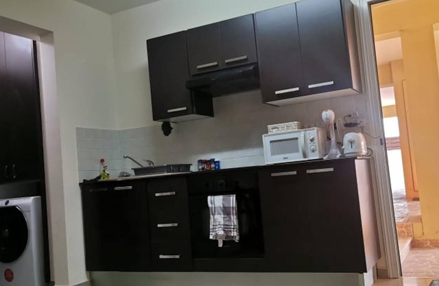 2br-7 Guests-free Parking-pool-aircon