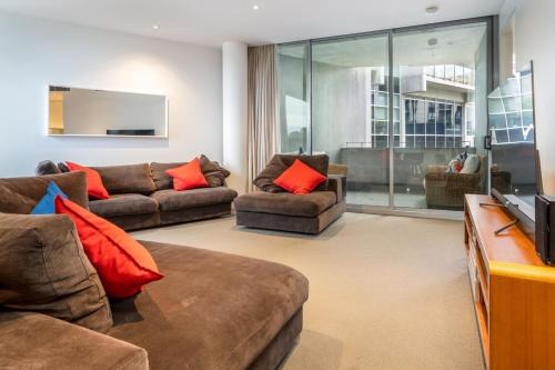2BR Apartment near Parliament House - Hosted by Canstay