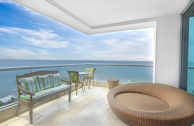 2BR Apartment with Ocean View PH Río Mar 11A