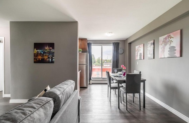 2BR Apt - Near Downtown Hamilton - Sleeps 6