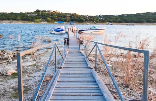 2BR Condo w/ Lake Access & Pool
