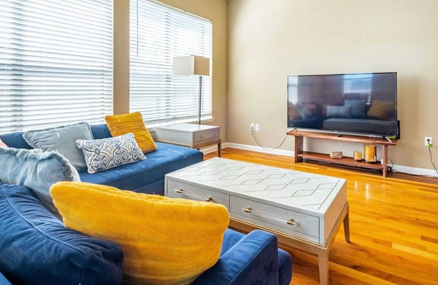 2BR Executive Suite With Pool & Gym