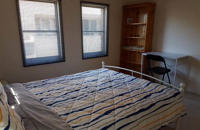 2BR Fashionable Townhouse Flemington / Showgrounds / Melbourne