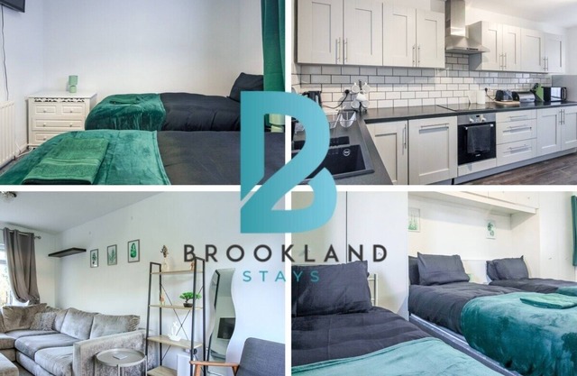 2BR Furnished w/Wi-Fi l Parking