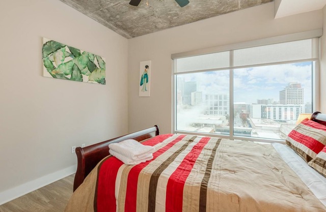 2BR Furnished Apartment near Convention Center