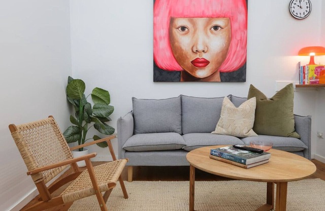 Charming Yarraville Getaway | 2BR Home with Private Backyard, Free Parking, Fast Wi-Fi, Full Kitchen, Laundry & 3-Min Walk to Yarraville Village