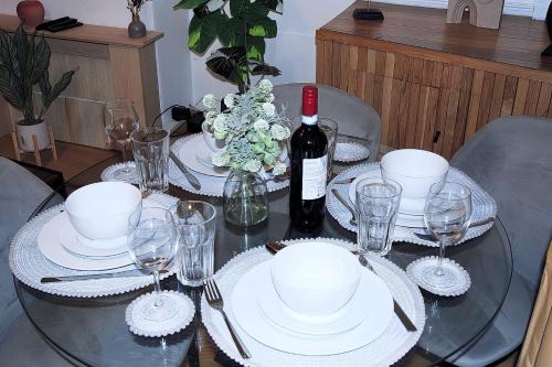 2Br House Sleeps 5 Parking Contractors&Families