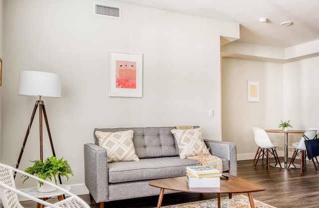 2BR in Fremont + Parking