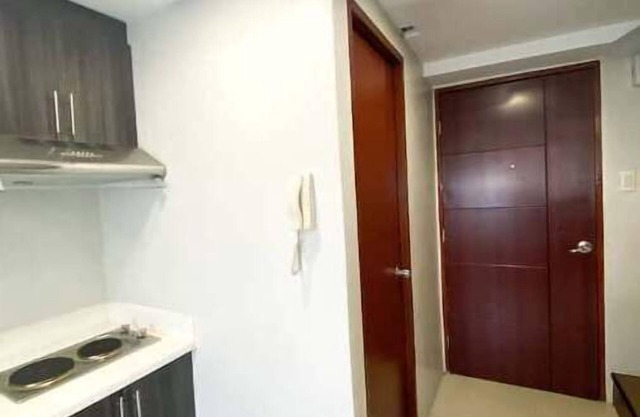 2BR in Gilmore near Robinsons Magnolia w/ Parking