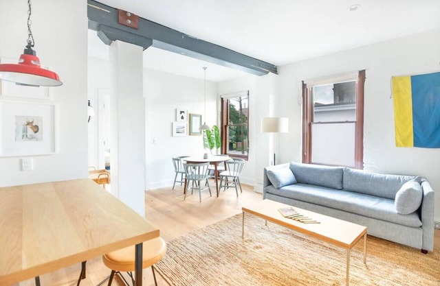 2BR in the Heart of Historic Downtown Savannah