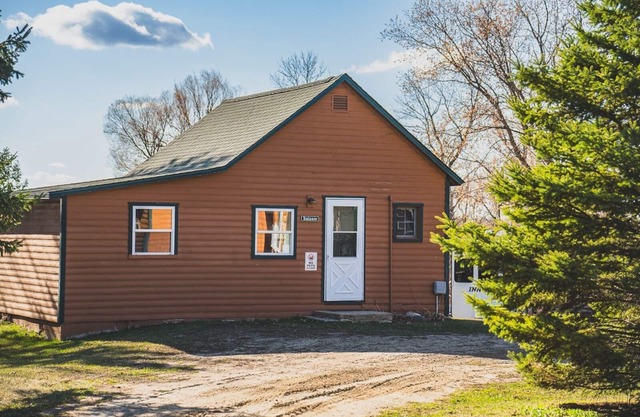 Balsam Cabin Lakefront w / Private Launch & Dock