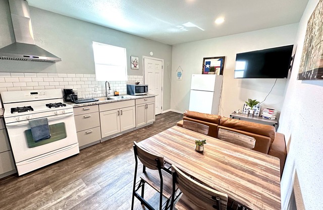 2BR Newly Remodeled Apartment 3min to Ft. Bliss