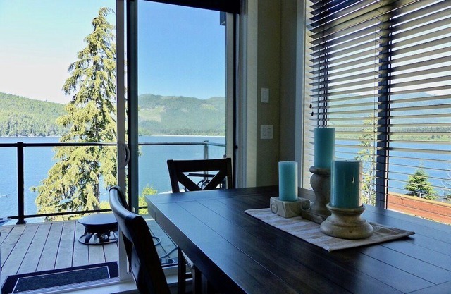 2BR, Ocean Front, Pet Friendly, Sleeps 6