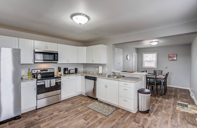 2BR Olympic Training Center Dog-friendly