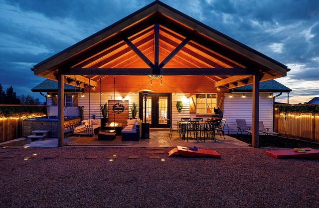 Premium Stay on 2 Acres with Red Rock Views - 5 min to Downtown