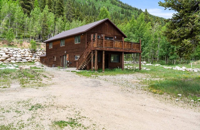 2BR Rustic Cabin - Private Oasis, Mountain View