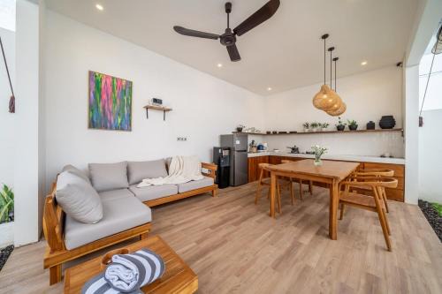 2BR Villa with 2m pool, close to semiyak