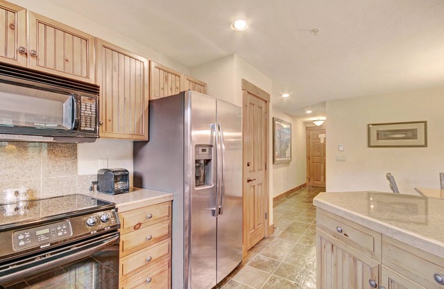 2br W/ Deck + Alpine Views Sleeps 6 - Ski-in Access 2 Bedroom Condo by RedAwning