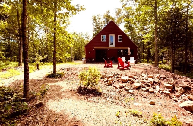 2BR Waterfront Cottage, 2.5 Baths, Stunning St. Croix River Views, Near Canada