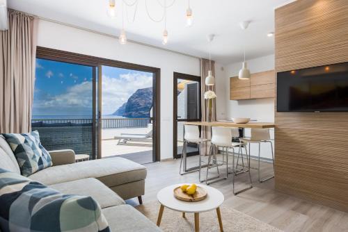 2BRD Cliffs and Ocean View oasis
