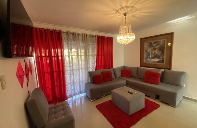 2dr Lovely Pool New, modern Huge Apt To Enjoy