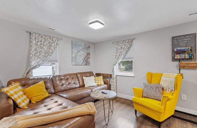2nd St Bungalow ~ Downtown